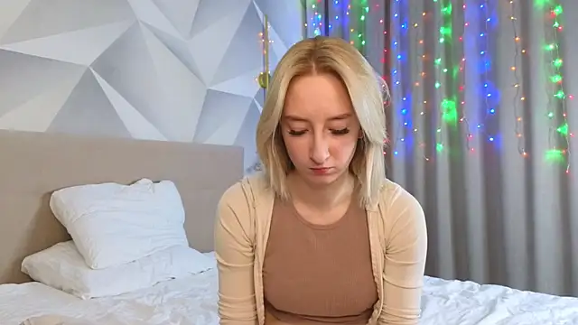 JodeeThu online show from December 19, 5:36 am