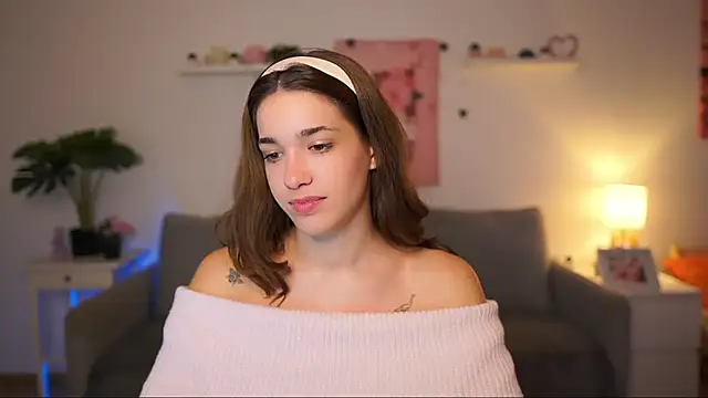 kissie cat online show from September 29, 1:16 pm