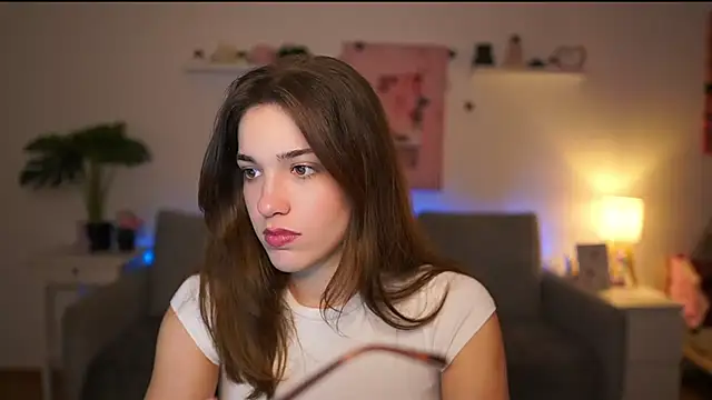 Snapshot of kissie_cat chatting on February 12, 2:23 pm kissie cat online show from February 12, 2:23 pm