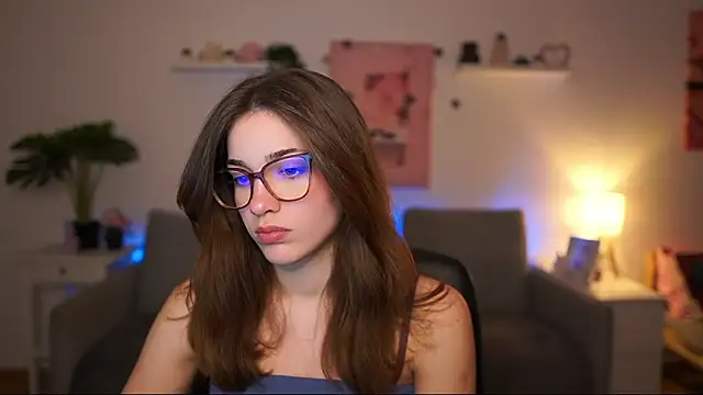 Snapshot of kissie_cat chatting on February 25, 2:27 pm kissie cat online show from February 25, 2:27 pm