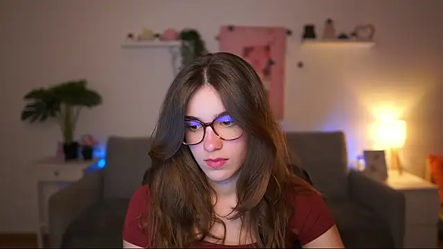 Snapshot of kissie_cat chatting on April 7, 1:11 pm kissie cat online show from April 7, 1:11 pm