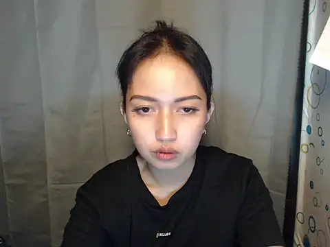 Snapshot of Soft_Angel8 chatting on April 22, 8:28 am Soft Angel8 online show from April 22, 8:28 am