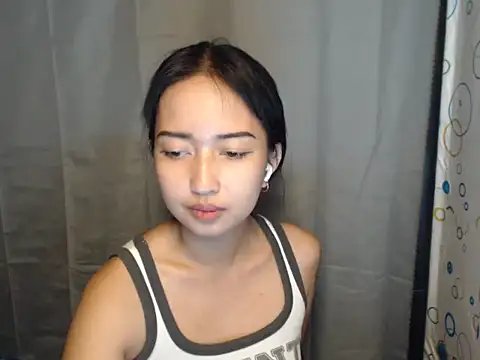 Snapshot of Soft_Angel8 chatting on April 23, 5:19 am Soft Angel8 online show from April 23, 5:19 am