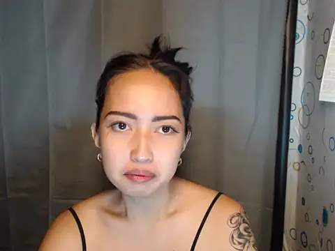 Snapshot of Soft_Angel8 chatting on May 5, 11:18 am Soft Angel8 online show from May 5, 11:18 am