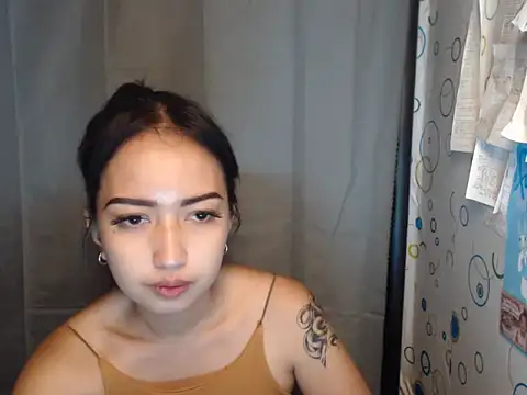 Snapshot of Soft_Angel8 chatting on May 7, 4:51 am Soft Angel8 online show from May 7, 4:51 am
