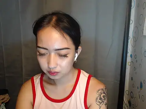Snapshot of Soft_Angel8 chatting on May 8, 5:46 am Soft Angel8 online show from May 8, 5:46 am