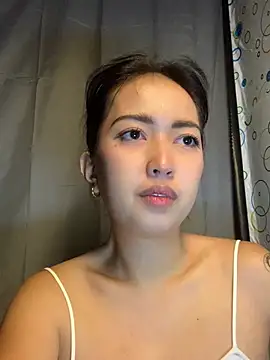 Snapshot of Soft_Angel8 chatting on May 12, 6:32 am Soft Angel8 online show from May 12, 6:32 am