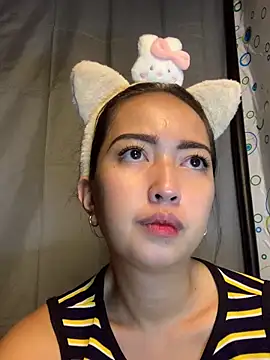 Snapshot of Soft_Angel8 chatting on May 13, 6:38 pm Soft Angel8 online show from May 13, 6:38 pm