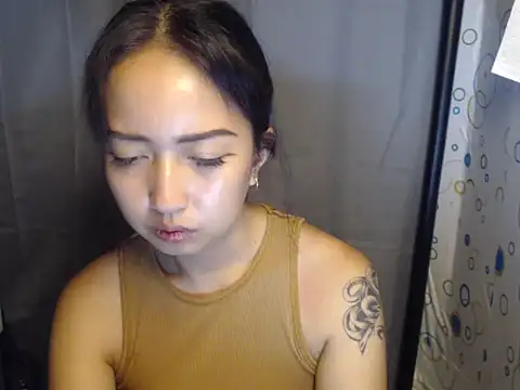 Snapshot of Soft_Angel8 chatting on May 17, 6:26 pm Soft Angel8 online show from May 17, 6:26 pm