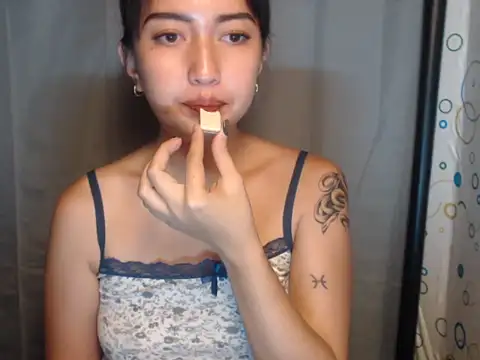Snapshot of Soft_Angel8 chatting on May 29, 3:32 pm Soft Angel8 online show from May 29, 3:32 pm