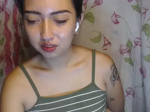 Snapshot of Soft_Angel8 chatting on June 7, 6:11 pm Soft Angel8 online show from June 7, 6:11 pm