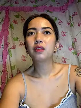 Snapshot of Soft_Angel8 chatting on June 10, 6:18 pm Soft Angel8 online show from June 10, 6:18 pm