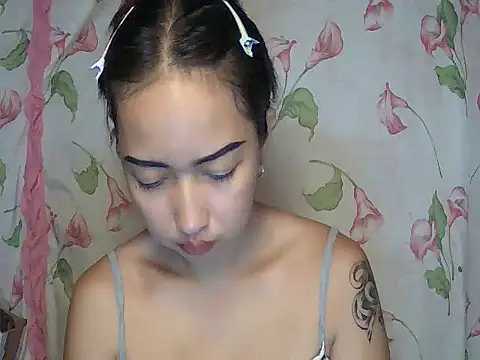 Snapshot of Soft_Angel8 chatting on June 23, 5:27 am Soft Angel8 online show from June 23, 5:27 am