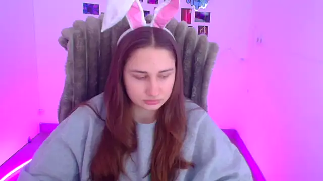 Stefanie Sweet online show from February 13, 7:04 am