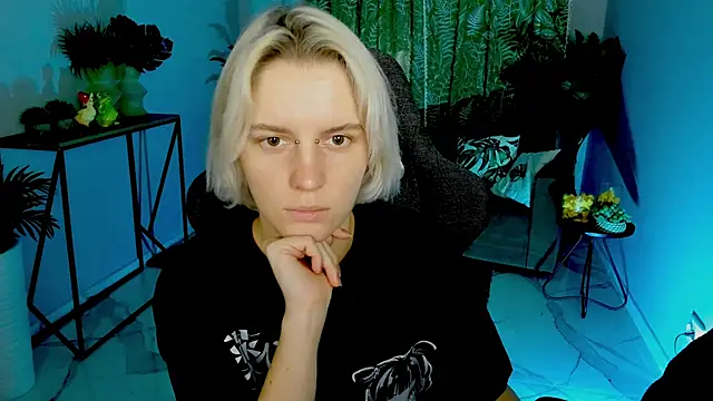 BethanyCloud online show from October 24, 5:37 am