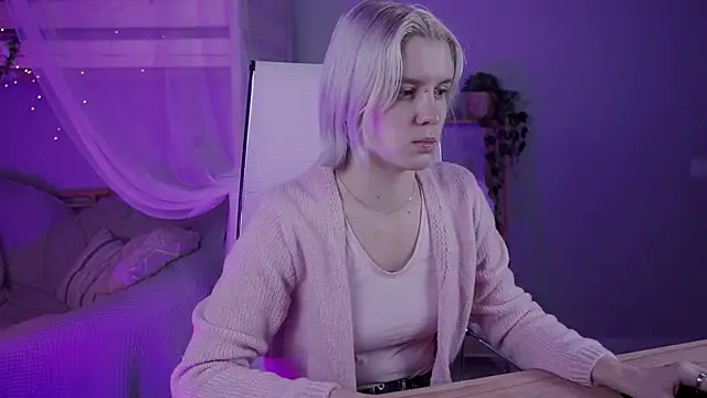 BethanyCloud online show from December 5, 2:42 am