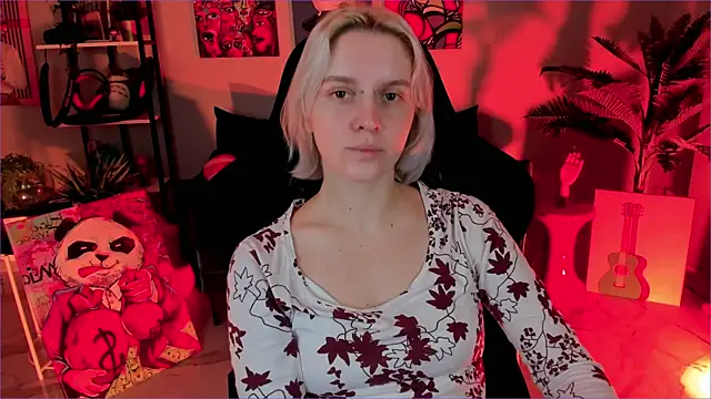 BethanyCloud online show from December 17, 2:39 am