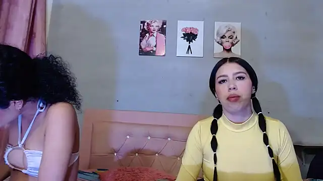 Snapshot of Olivia_Spear chatting on October 2, 12:34 pm Olivia Spear online show from October 2, 12:34 pm