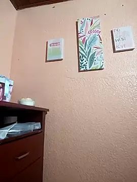 Mia-Glow online show from November 11, 12:27 pm