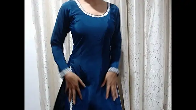 Snapshot of _kamyaa09 chatting on May 7, 5:29 pm kamyaa09 online show from May 7, 5:29 pm