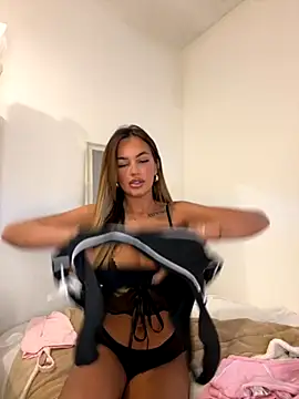 Snapshot of LaceyMayxox chatting on September 21, 5:36 pm LaceyMayxox online show from September 21, 5:36 pm