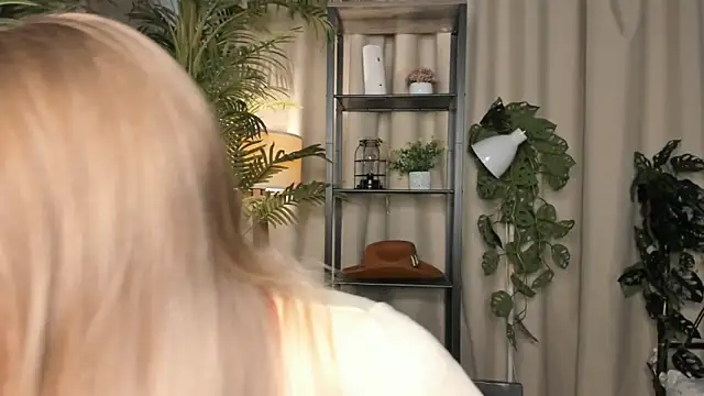 ChinBonnell online show from September 28, 5:57 am