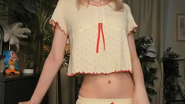 Snapshot of ChinBonnell chatting on February 19, 5:58 am ChinBonnell online show from February 19, 5:58 am