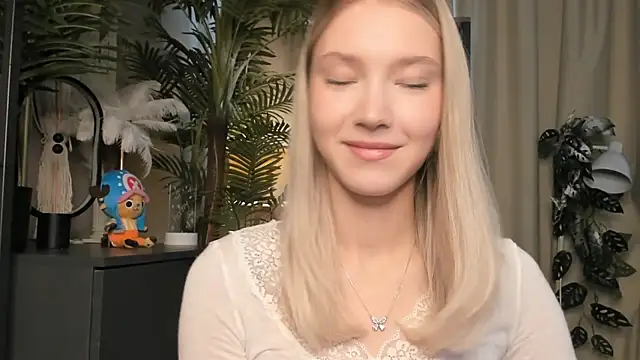 Snapshot of ChinBonnell chatting on February 20, 6:26 am ChinBonnell online show from February 20, 6:26 am