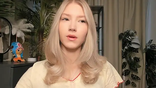 Snapshot of ChinBonnell chatting on February 21, 5:41 am ChinBonnell online show from February 21, 5:41 am