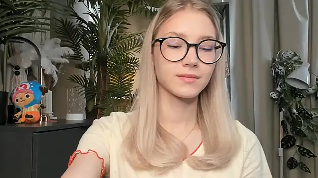 Snapshot of ChinBonnell chatting on March 26, 5:46 am ChinBonnell online show from March 26, 5:46 am