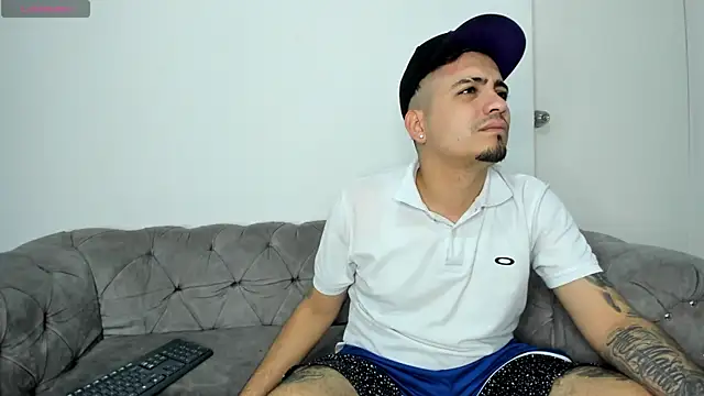 Snapshot of OwenStonne_ chatting on September 10, 4:23 am OwenStonne  online show from September 10, 4:23 am