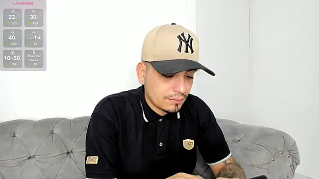 Snapshot of OwenStonne_ chatting on September 12, 4:12 am OwenStonne  online show from September 12, 4:12 am