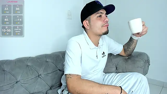 Snapshot of OwenStonne_ chatting on September 18, 4:03 am OwenStonne  online show from September 18, 4:03 am