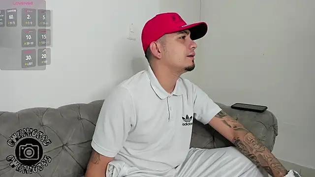 Snapshot of OwenStonne_ chatting on October 11, 3:50 am OwenStonne  online show from October 11, 3:50 am