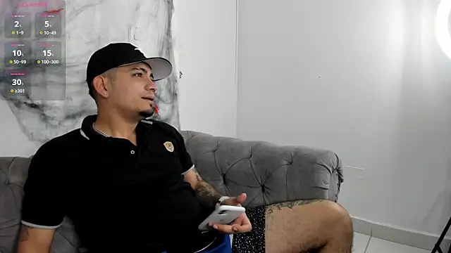 Snapshot of OwenStonne_ chatting on October 31, 4:13 am OwenStonne  online show from October 31, 4:13 am