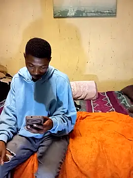 Snapshot of KruellaR1de3 chatting on February 18, 9:22 pm KruellaR1de3 online show from February 18, 9:22 pm