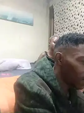 Snapshot of KruellaR1de3 chatting on February 28, 12:11 am KruellaR1de3 online show from February 28, 12:11 am