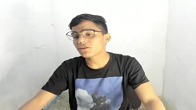 Snapshot of Deivi_colins23 chatting on September 17, 3:41 am Deivi colins23 online show from September 17, 3:41 am