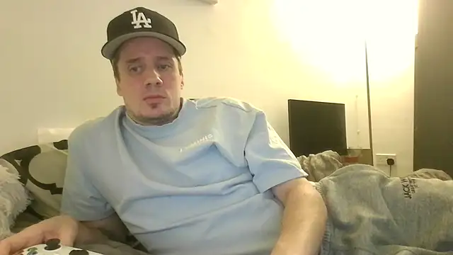 shyandchilling online show from March 13, 8:48 pm