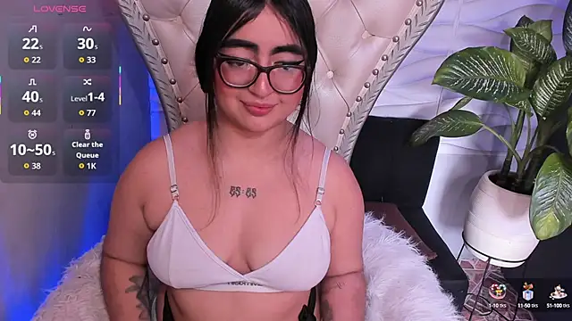 April  foxx online show from September 19, 3:45 pm