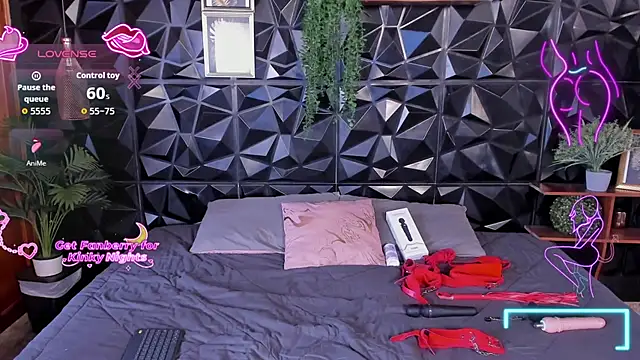 April  foxx online show from December 15, 3:05 pm