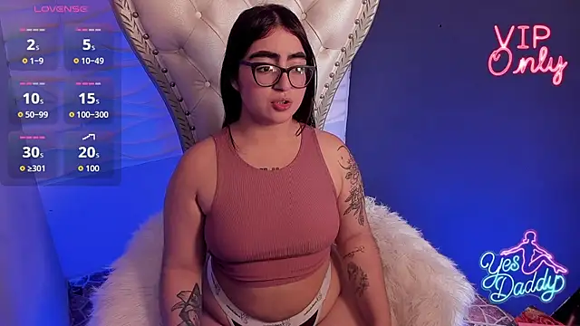 April  foxx online show from February 9, 2:43 pm