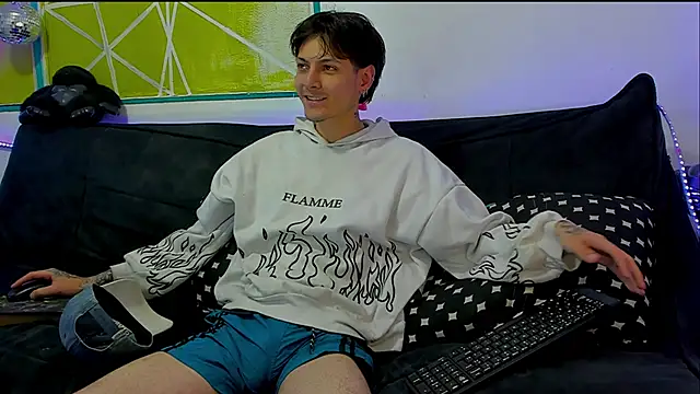 Dioniso guy8 online show from March 31, 7:25 pm