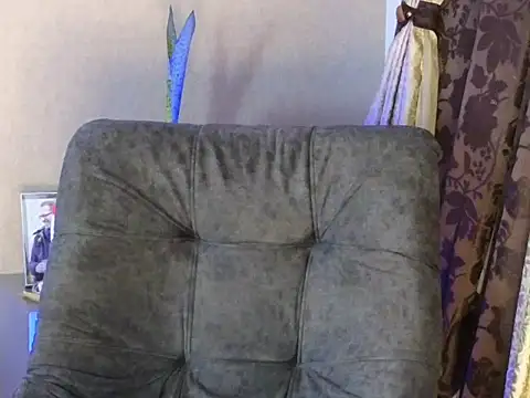 BenjaminCol  online show from October 31, 1:39 am