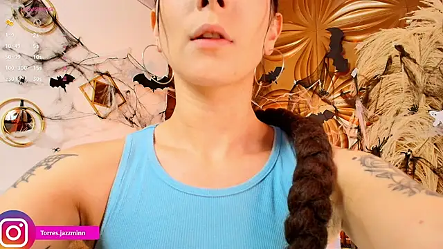 Jazmintorress online show from October 31, 9:05 pm