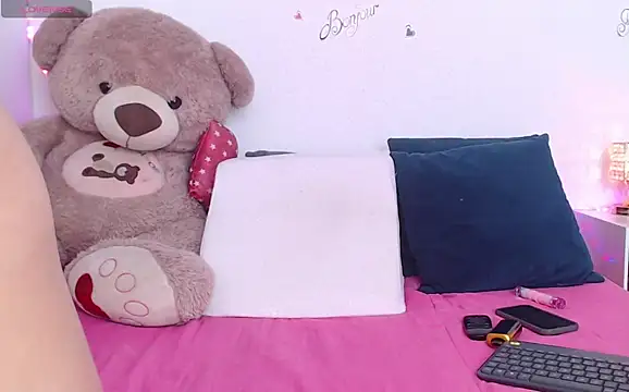arianajoliee online show from May 8, 3:17 pm
