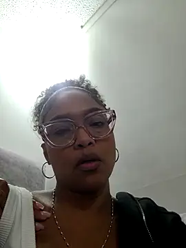 BiiancaEstradaa online show from May 16, 2:52 am