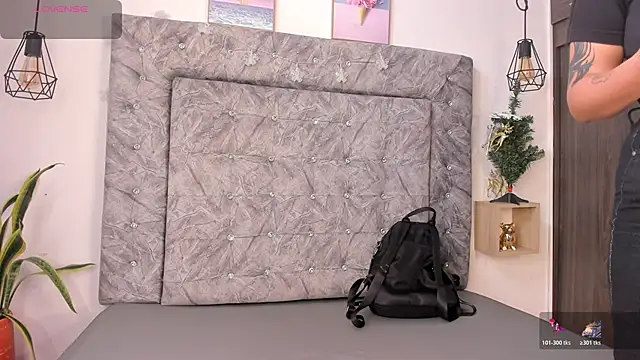 Seraphyne666 online show from December 17, 7:09 pm