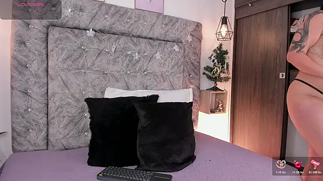 Seraphyne666 online show from December 22, 7:22 pm