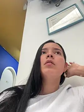 Mia jhoonson online show from May 17, 3:41 pm